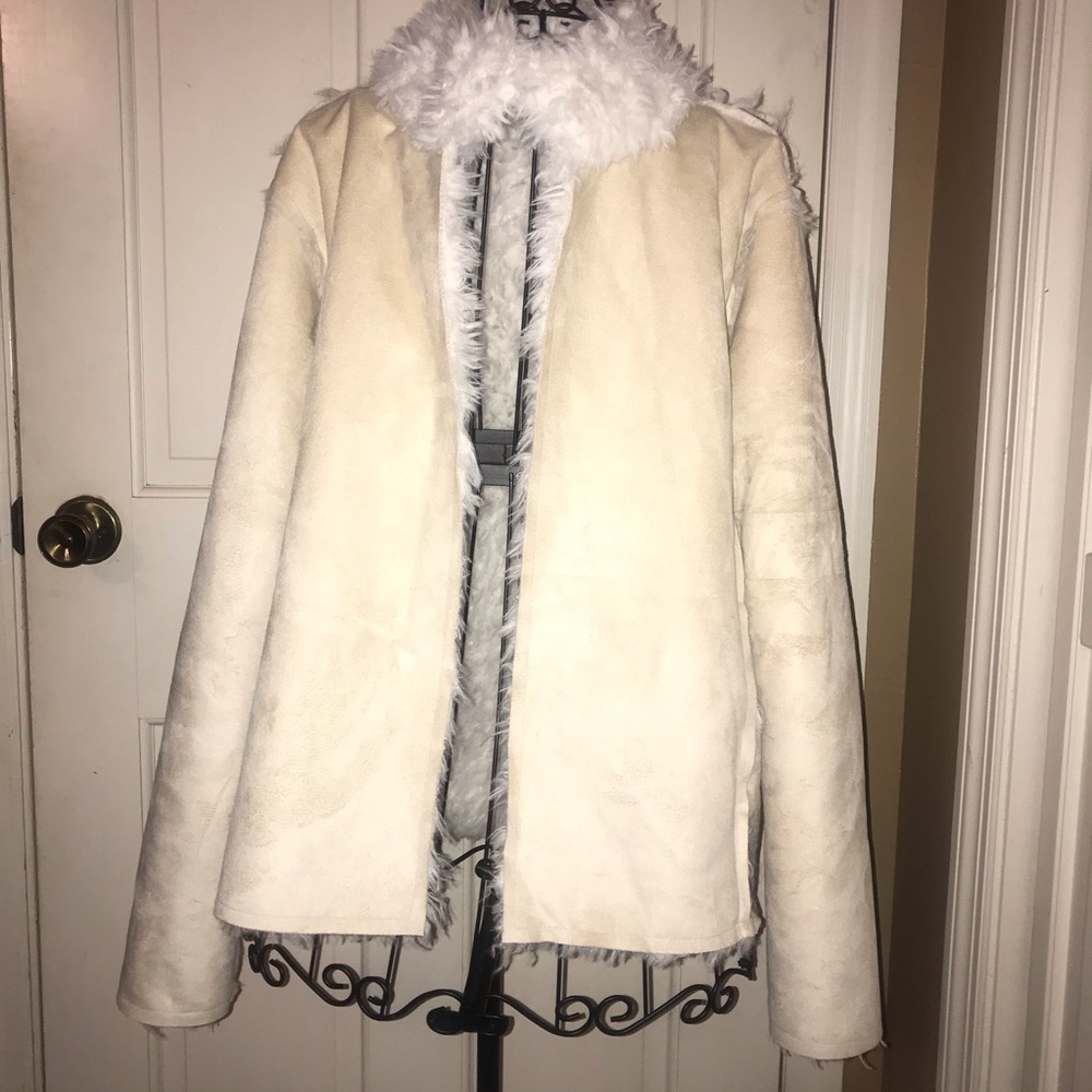 Reversible Faux fur & Suede Women’s Jacket - Picture 5 of 8